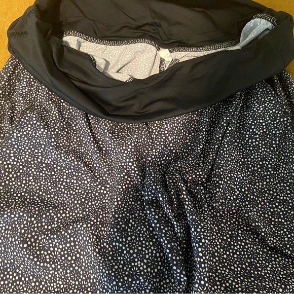 Lululemon Vinyasa Pants - Picture 3 of 7